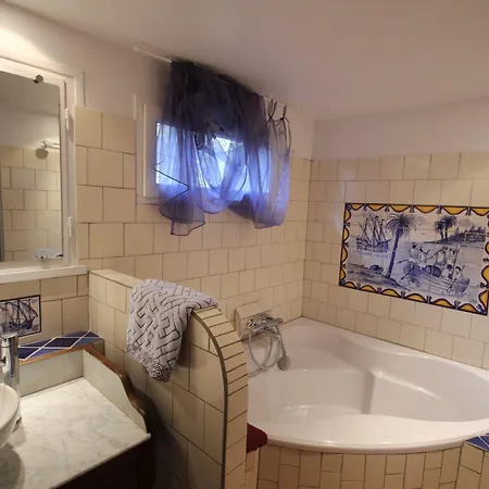 Le Pommenial De La Herissonniere Bed & Breakfast 3*
