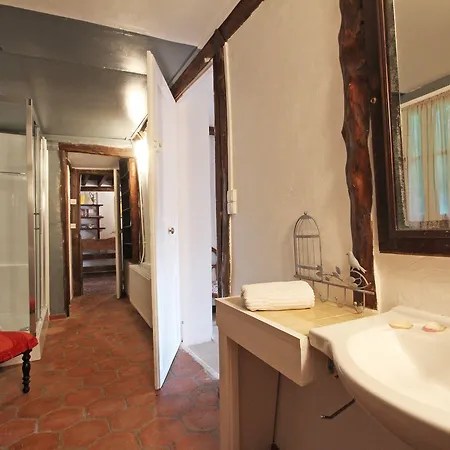 Le Pommenial De La Hérissonnière Bed & Breakfast 3*