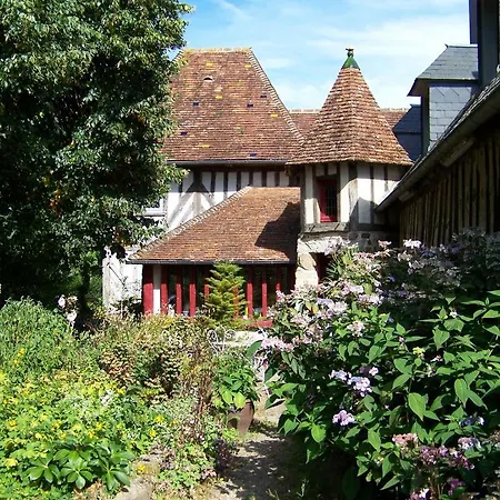 Le Pommenial De La Herissonniere 3*