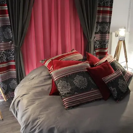 Alojamento de Acomodação e Pequeno-almoço Le Pommenial De La Herissonniere 3*