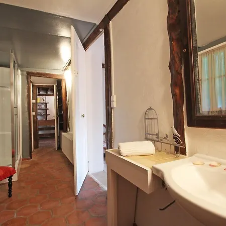 Alojamento de Acomodação e Pequeno-almoço Le Pommenial De La Herissonniere 3*