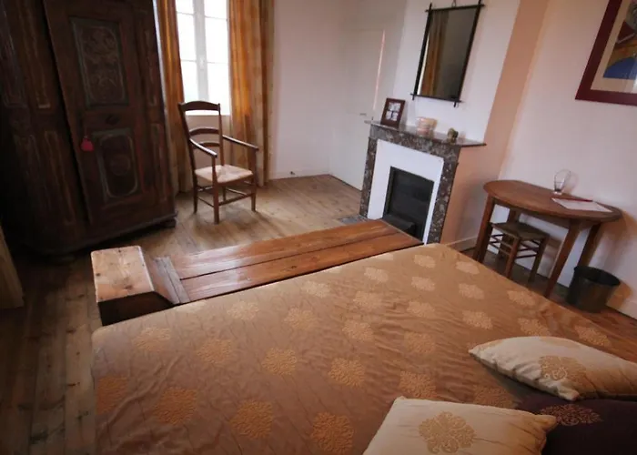 Le Pommenial De La Herissonniere 住宿加早餐酒店 3*